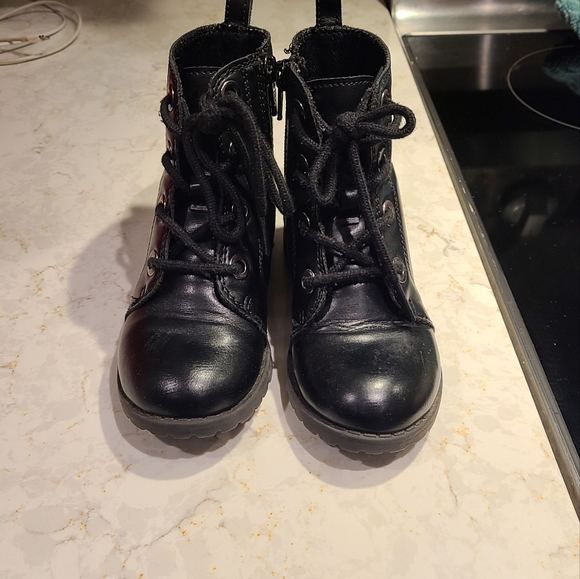 Old navy faux leather combat boots size 9t - Picture 2 of 4